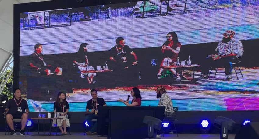 Panel Diskusi "Unstable Stablecoin" dalam Coinfest Asia 2022